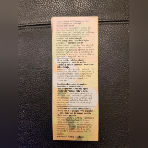 Clinique Stay-Matte Oil-Free Makeup Foundation In 23 Ginger - Picture 3 of 8